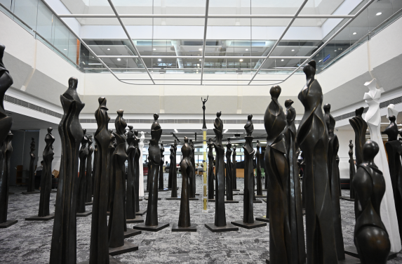 香港大學圖書館111周年慶典開幕典禮暨高華文教授『111夢想』雕塑展覽